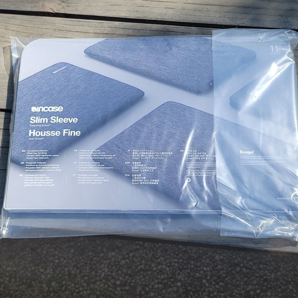 NIB- Incipio Slim Sleeve fits 11" MacBook Air or similar - Picture 2 of 5